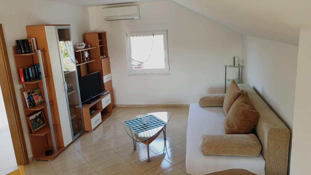 Apartment Mary Sukošan Exterior foto